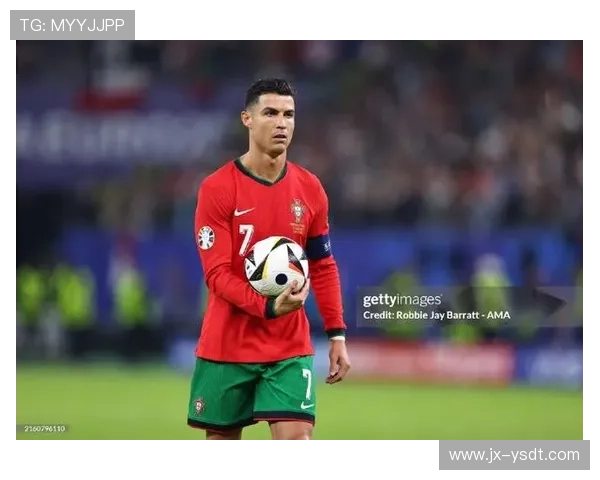 中国足球明星金发的魅力与风采探秘，揭示其背后的故事与成就